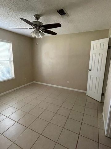 12225 11th Street, Santa Fe, TX 77510