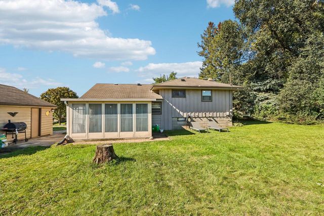 1229 Ed-Mar CIRCLE, Waukesha, WI 53188