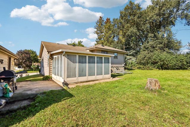 1229 Ed-Mar CIRCLE, Waukesha, WI 53188