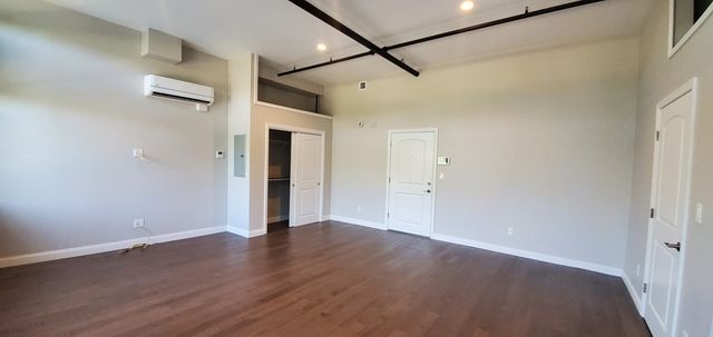 1 Main St 204, Peabody, MA 01960