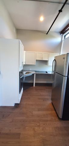 1 Main St 204, Peabody, MA 01960