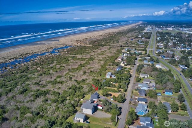 317 Sand Dune Avenue NW, Ocean Shores, WA 98569