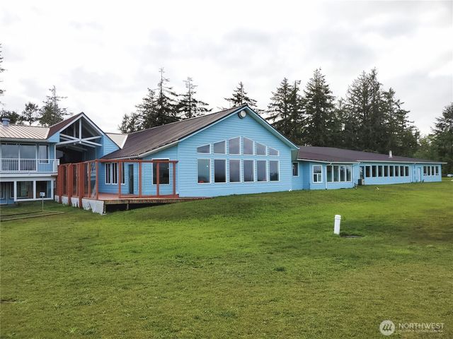 317 Sand Dune Avenue NW, Ocean Shores, WA 98569