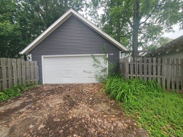 1921 Farnam Street, Davenport, IA 52803