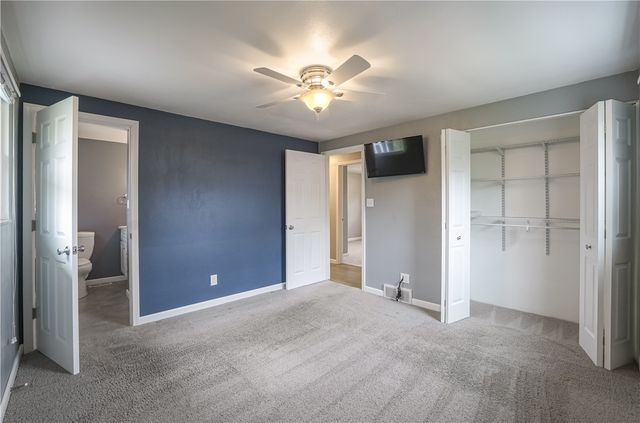 477 Terazzo Dr, Shaler, PA 15101