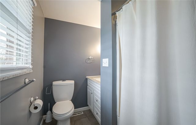 477 Terazzo Dr, Shaler, PA 15101