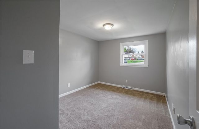 477 Terazzo Dr, Shaler, PA 15101