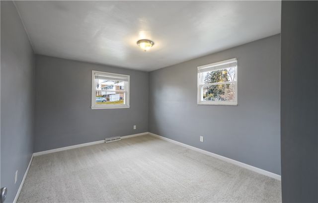 477 Terazzo Dr, Shaler, PA 15101