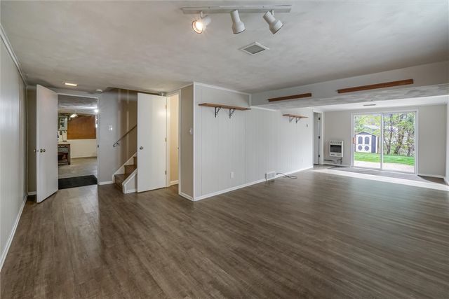 477 Terazzo Dr, Shaler, PA 15101