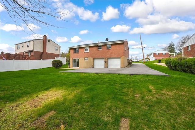 477 Terazzo Dr, Shaler, PA 15101