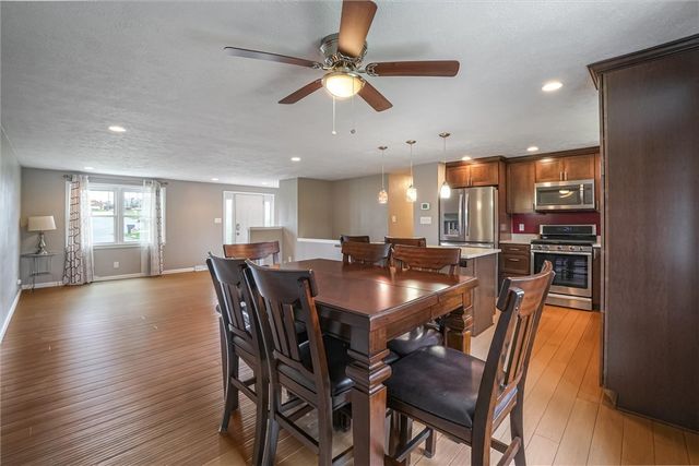 477 Terazzo Dr, Shaler, PA 15101