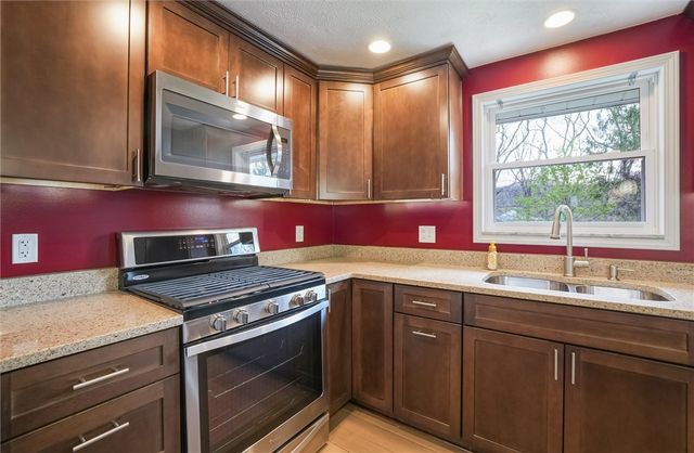 477 Terazzo Dr, Shaler, PA 15101