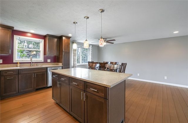 477 Terazzo Dr, Shaler, PA 15101