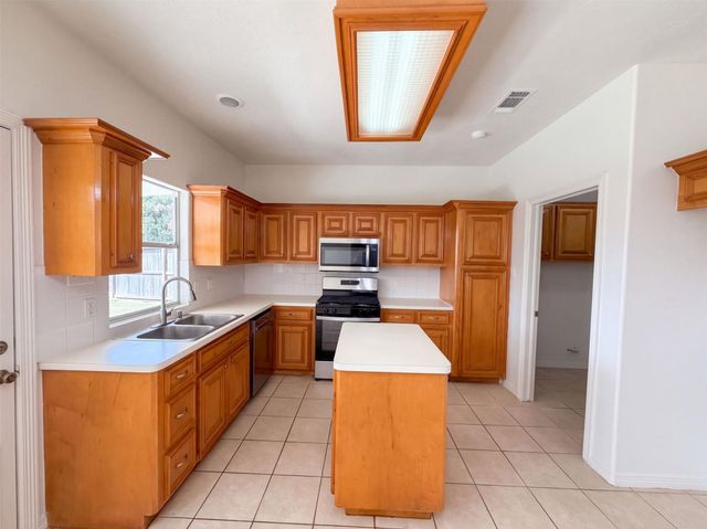 5002 Misty Lane, Pasadena, TX 77505