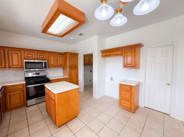 5002 Misty Lane, Pasadena, TX 77505