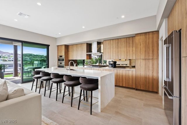 40 Heron Harbour Drive, Henderson, NV 89011