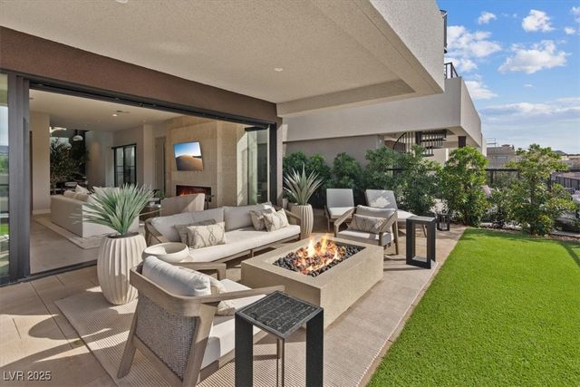 40 Heron Harbour Drive, Henderson, NV 89011