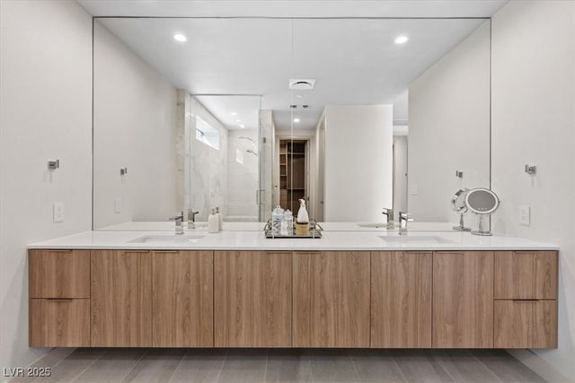 40 Heron Harbour Drive, Henderson, NV 89011