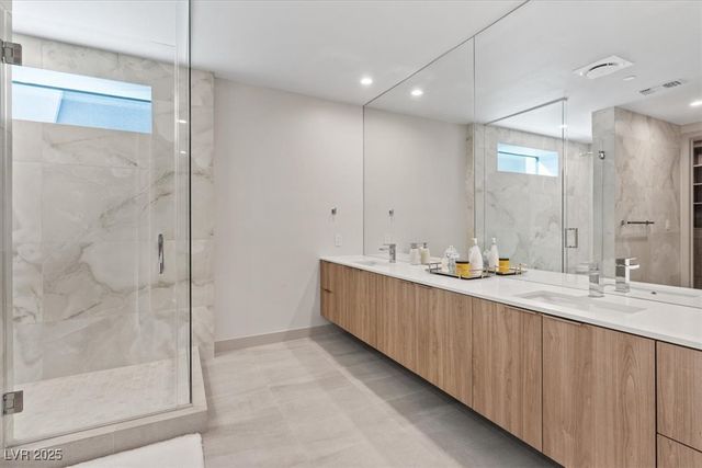 40 Heron Harbour Drive, Henderson, NV 89011