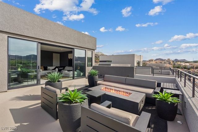 40 Heron Harbour Drive, Henderson, NV 89011