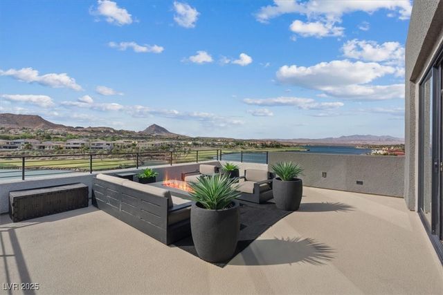 40 Heron Harbour Drive, Henderson, NV 89011