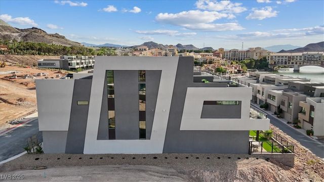 40 Heron Harbour Drive, Henderson, NV 89011