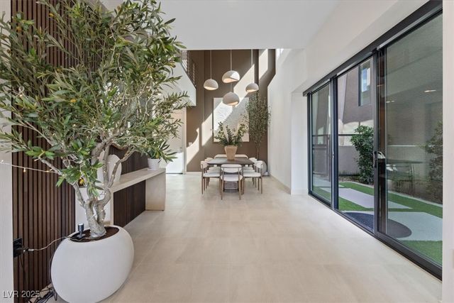 40 Heron Harbour Drive, Henderson, NV 89011