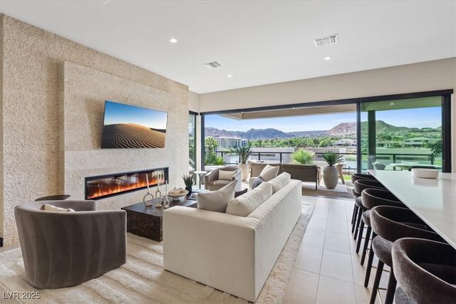 40 Heron Harbour Drive, Henderson, NV 89011