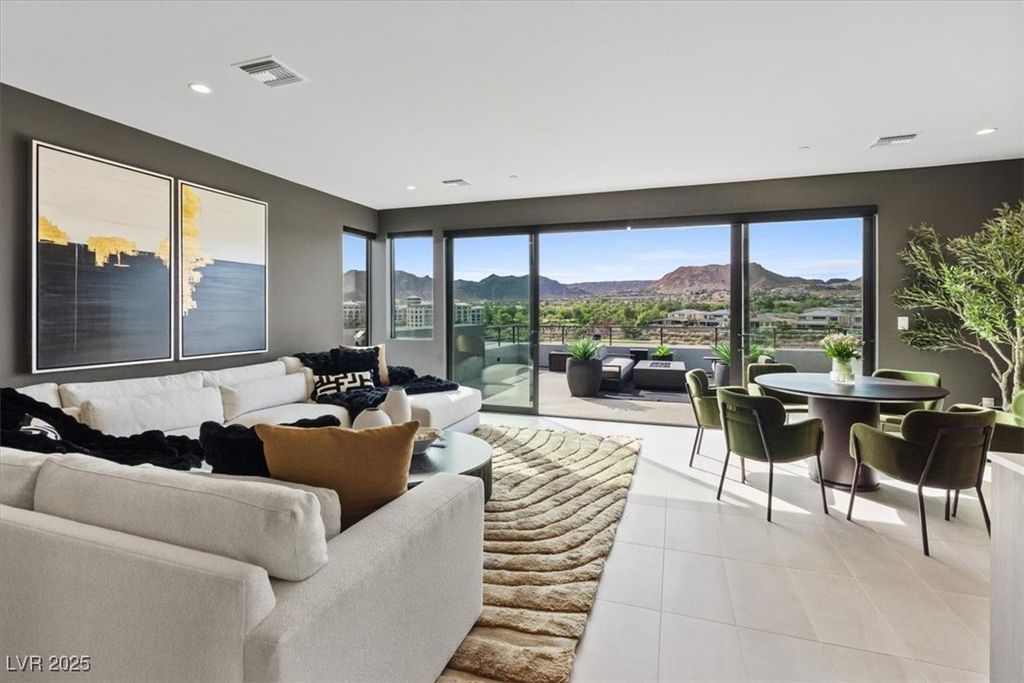 40 Heron Harbour Drive, Henderson, NV 89011