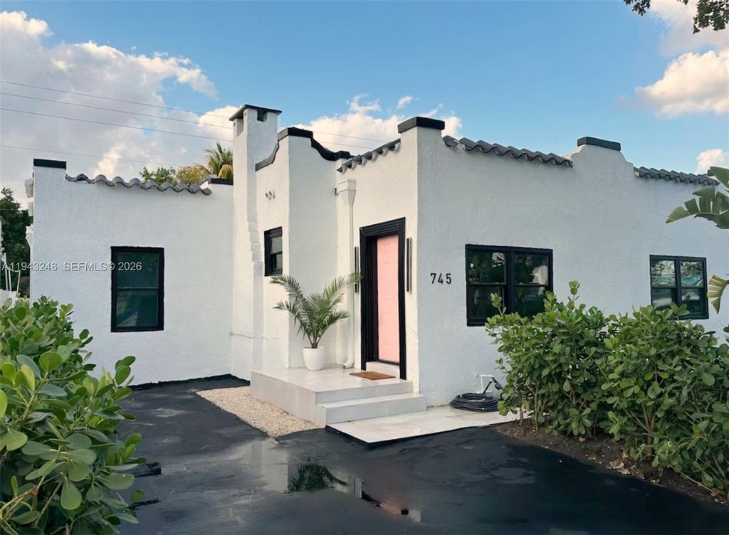745 NW 47th Ter, Miami, FL 33127