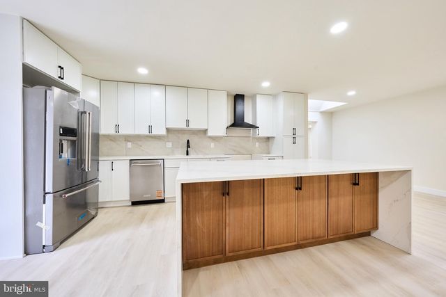 1904 LAMSON PL, Mclean, VA 22101