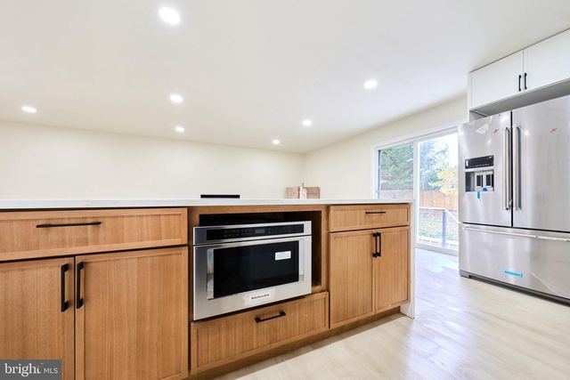 1904 LAMSON PL, Mclean, VA 22101