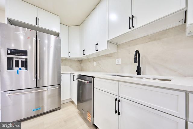 1904 LAMSON PL, Mclean, VA 22101