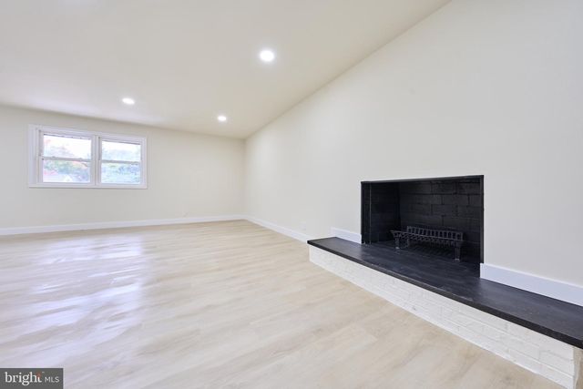 1904 LAMSON PL, Mclean, VA 22101