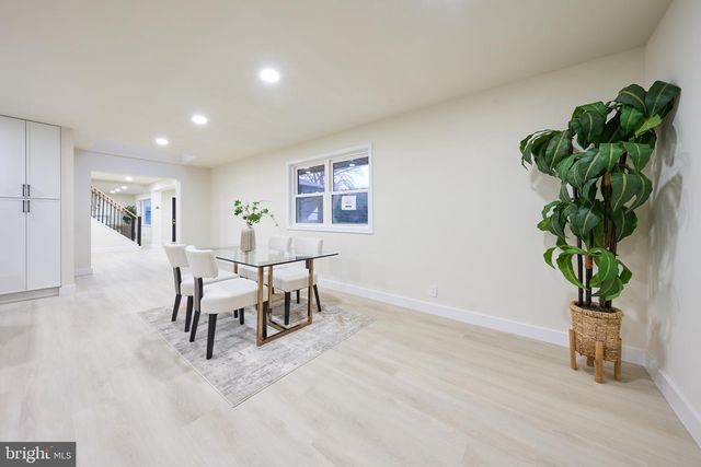 1904 LAMSON PL, Mclean, VA 22101