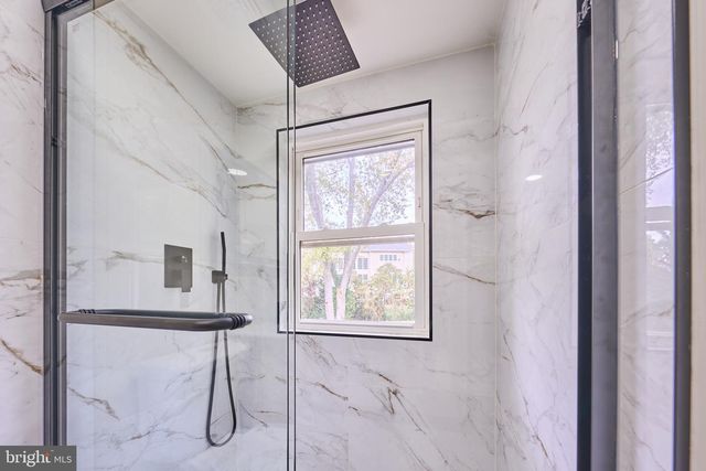 1904 LAMSON PL, Mclean, VA 22101