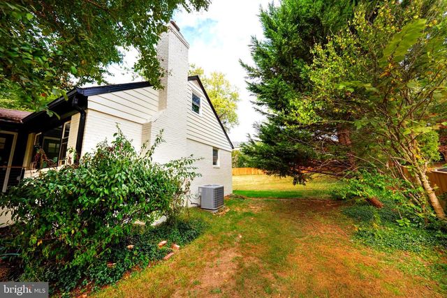 1904 LAMSON PL, Mclean, VA 22101