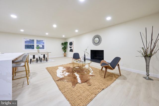 1904 LAMSON PL, Mclean, VA 22101