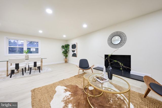 1904 LAMSON PL, Mclean, VA 22101