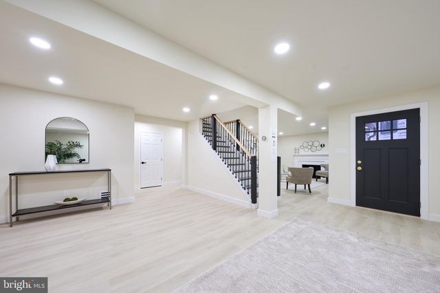 1904 LAMSON PL, Mclean, VA 22101