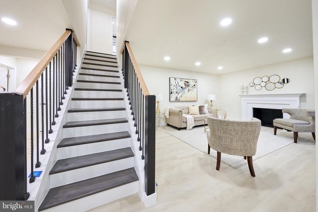 1904 LAMSON PL, Mclean, VA 22101