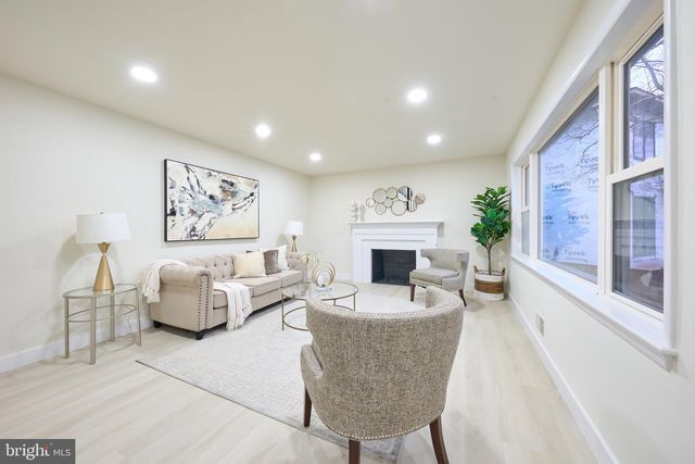 1904 LAMSON PL, Mclean, VA 22101