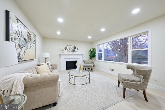 1904 LAMSON PL, Mclean, VA 22101