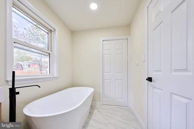 1904 LAMSON PL, Mclean, VA 22101