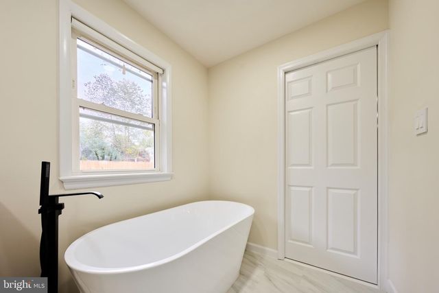 1904 LAMSON PL, Mclean, VA 22101