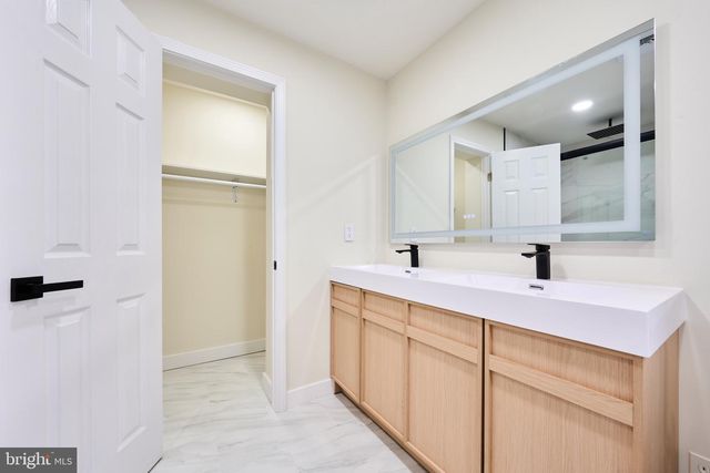 1904 LAMSON PL, Mclean, VA 22101