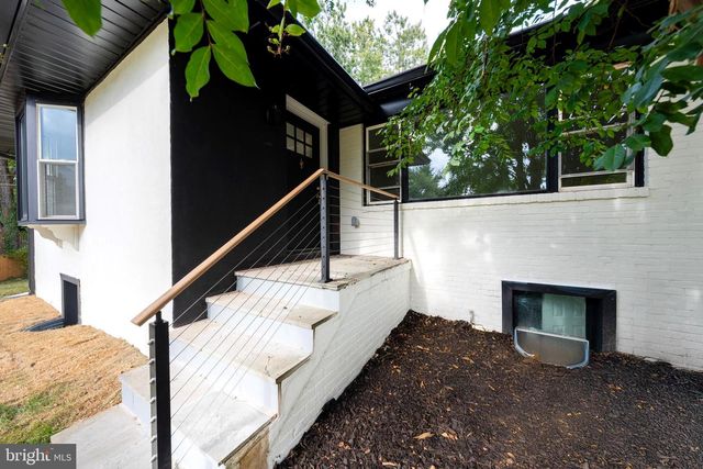 1904 LAMSON PL, Mclean, VA 22101