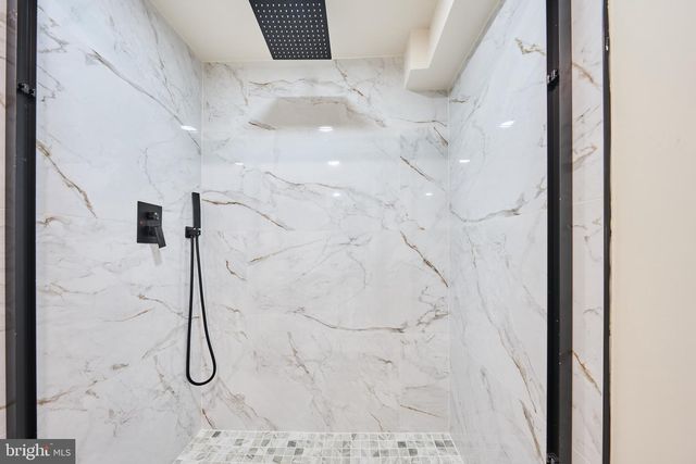 1904 LAMSON PL, Mclean, VA 22101