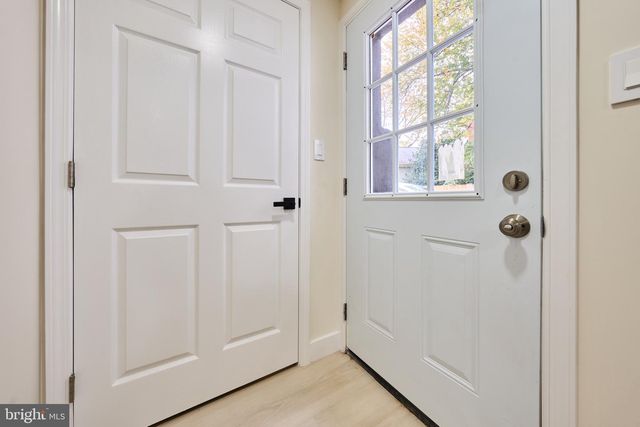 1904 LAMSON PL, Mclean, VA 22101