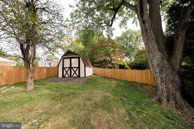 1904 LAMSON PL, Mclean, VA 22101